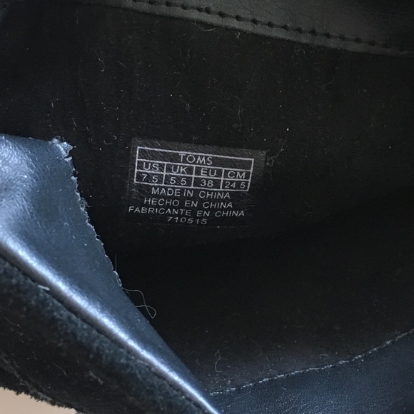 TOMS/Boots - Picture 4 of 6